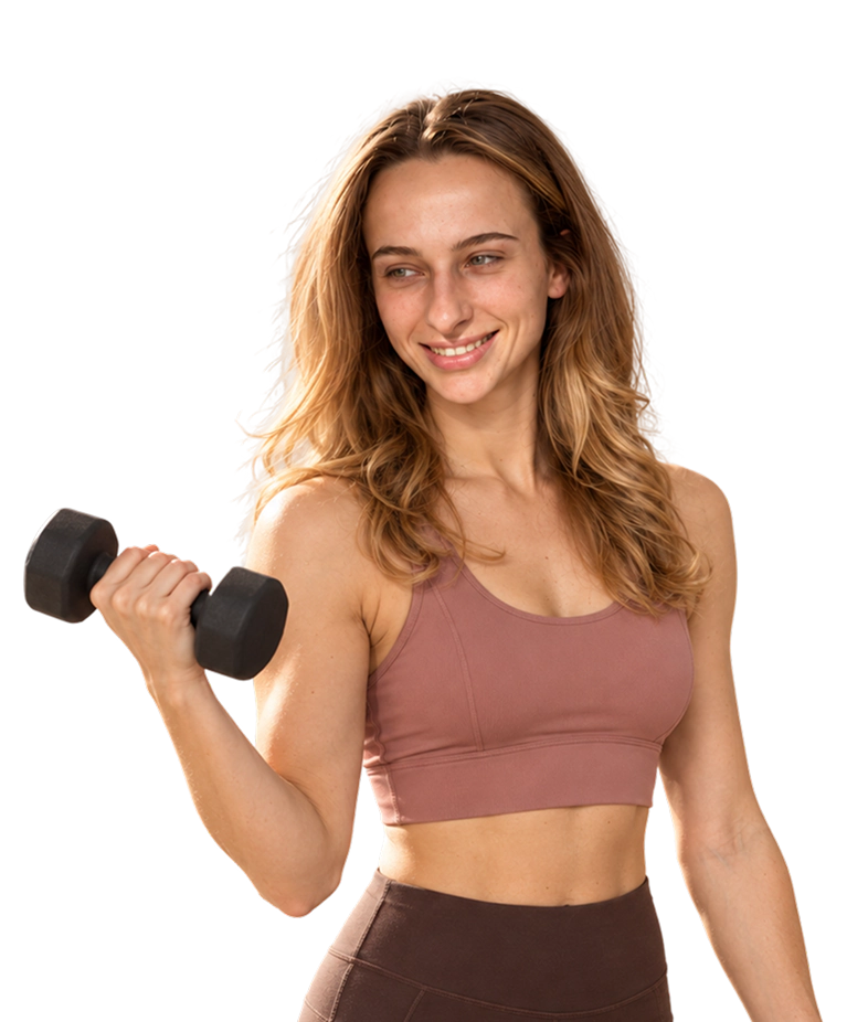 Philine lacht met een dumbbell in sportkleding